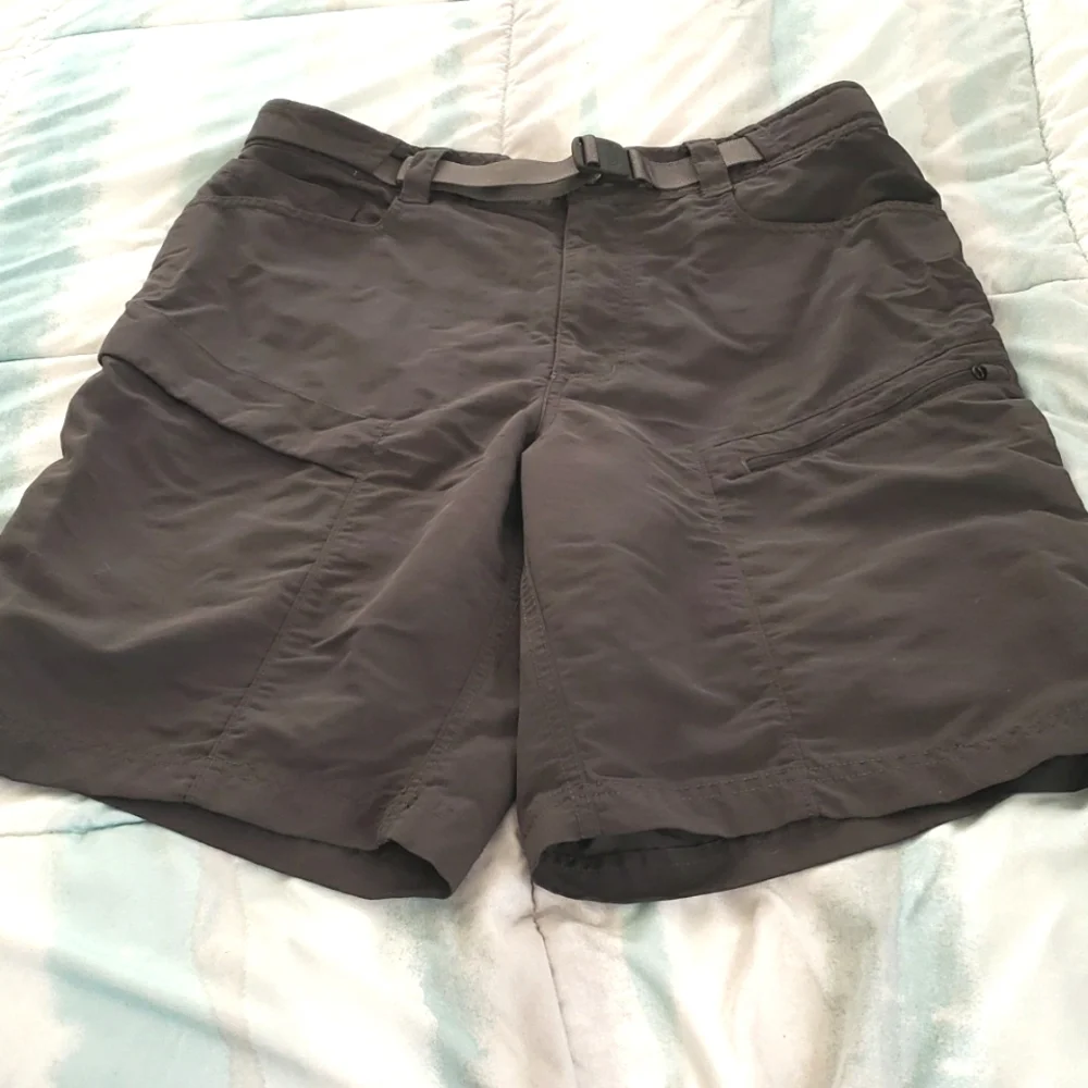 The North Face Shorts Size M